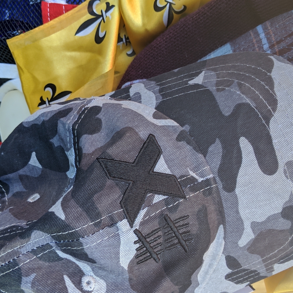 NWOT String Rays Cap - Picture 2 of 2